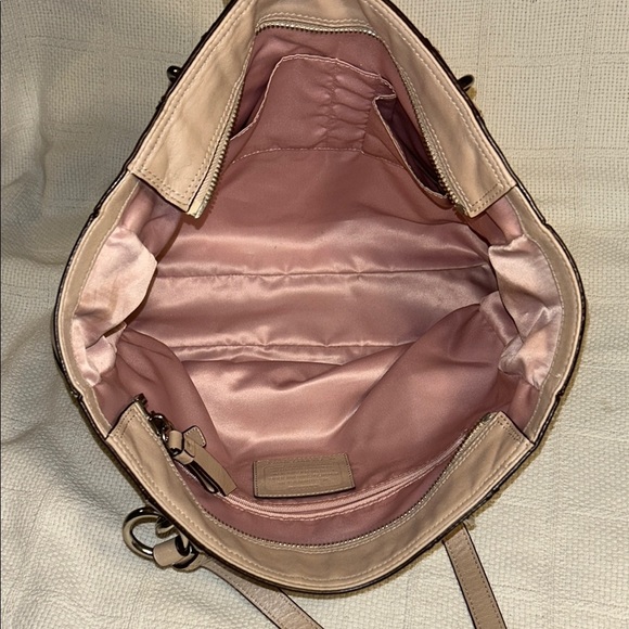 Coach F19456 Tall Gallery Putty Colored Leather Tote - Picture 6 of 10